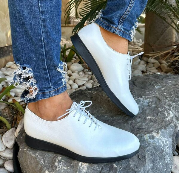 Chaussures blanches mocassins