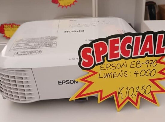 Projector  EPSON EB-970 Lumens: 4000