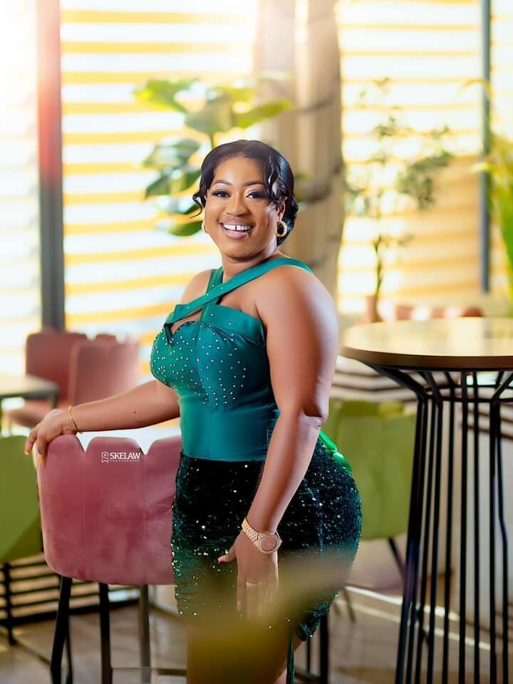 Beautiful Makeup Hairstyling And Nails