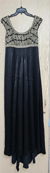 Шикарное вечернее платье со шлейфом