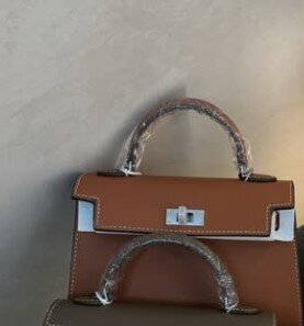 Красивая и стильная женская сумочка