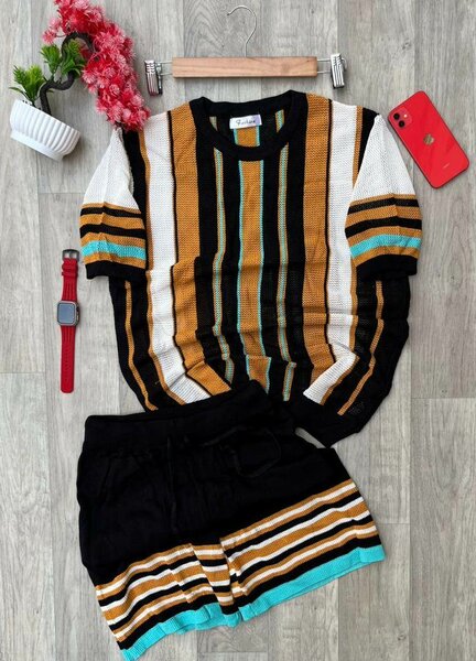 Set de vêtements rayés élégant