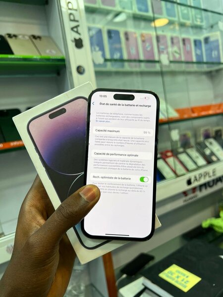 iPhone 14 Pro 128go quasiment neuf avec son carton