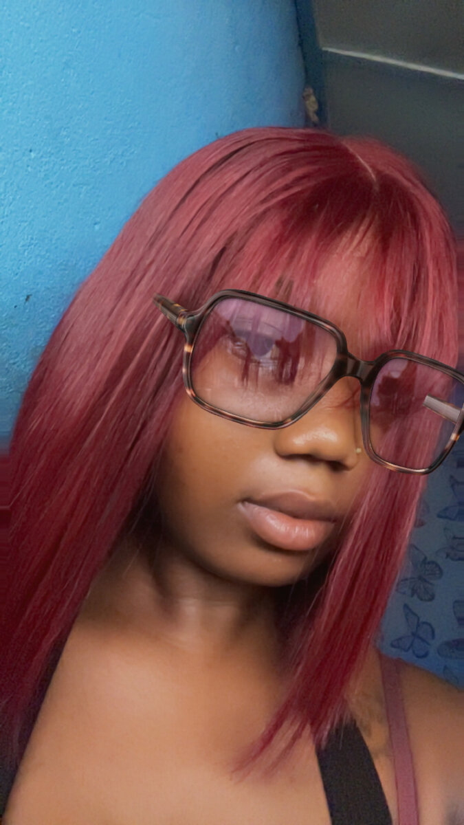 Perruque Bob rouge élégante