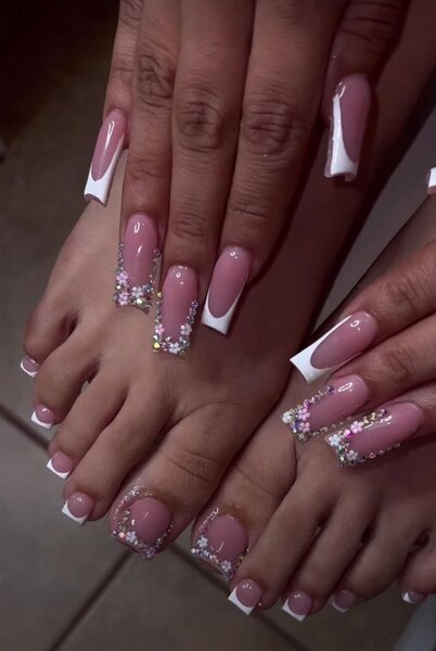 Manucure Éclatante Strass