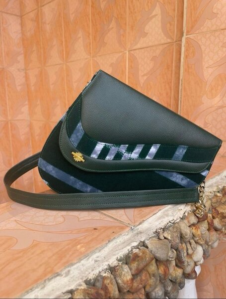 Sac bandoulière en cuir élégant