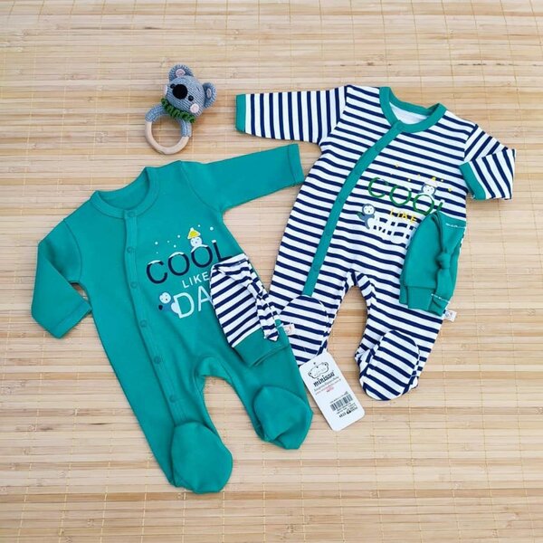 Les deux grenouillères avec 2 bonnets