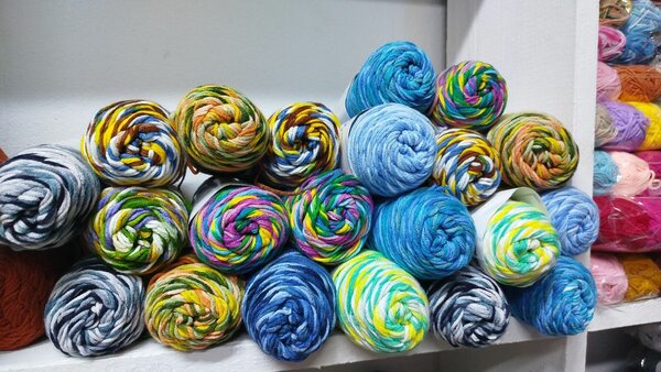 Fil à tricoter multicolore