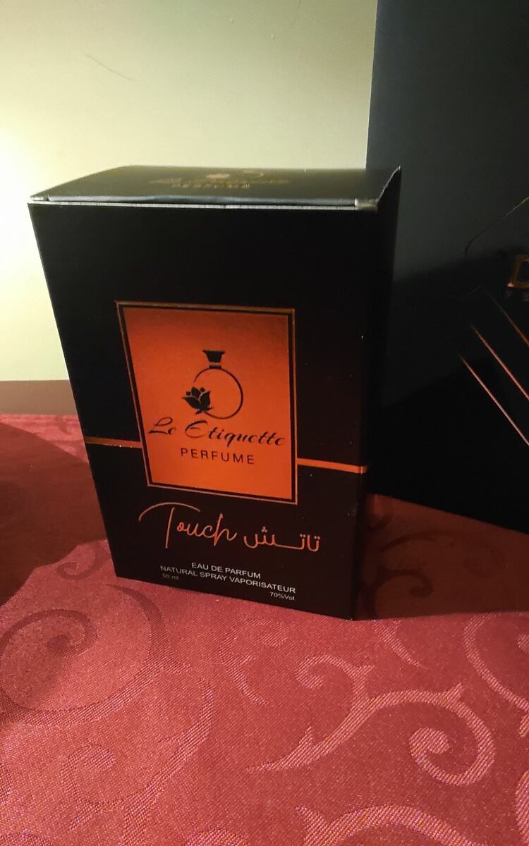 Le etiquette perfume