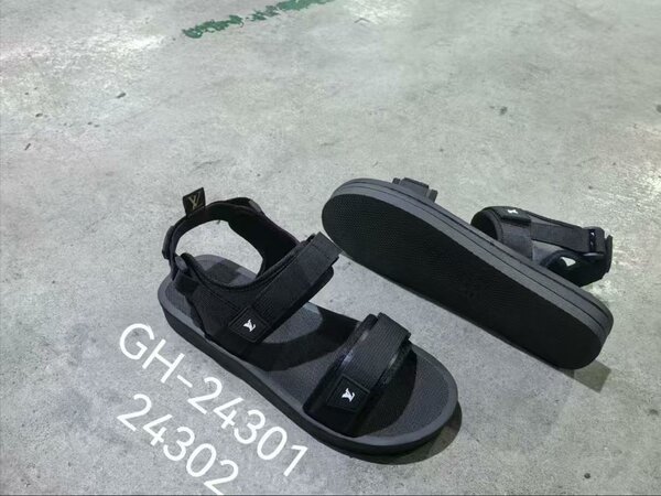 Sandales noires réglables