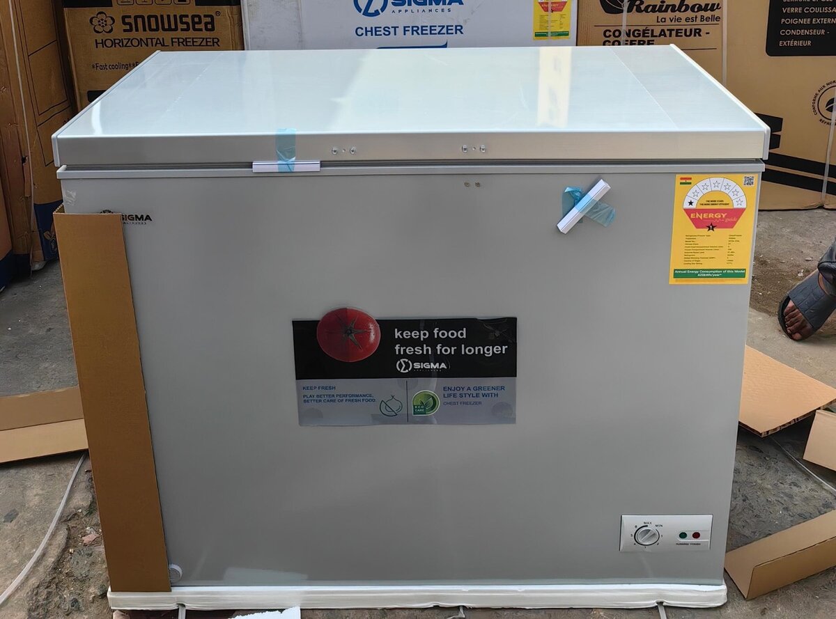 Sigma chest freezer 250 Liters capacity FAs cooling