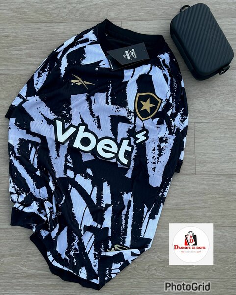 Maillot de football noir et blanc