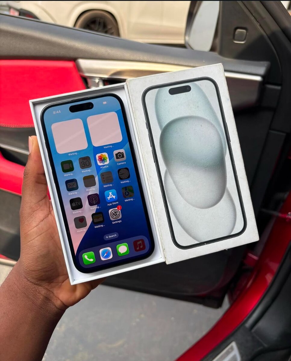 Pre-owned iPhone 15 128Gb ESIM Locked Bh 100%