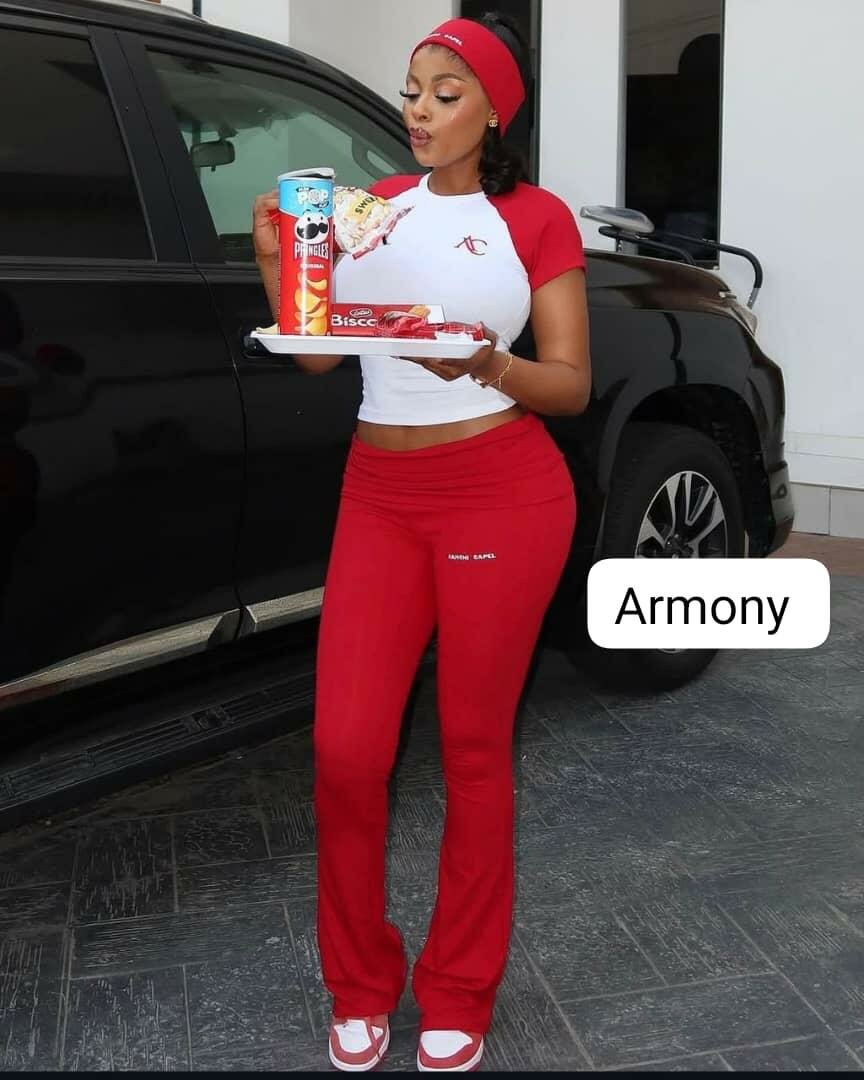 Robe élégante longue en dentelle