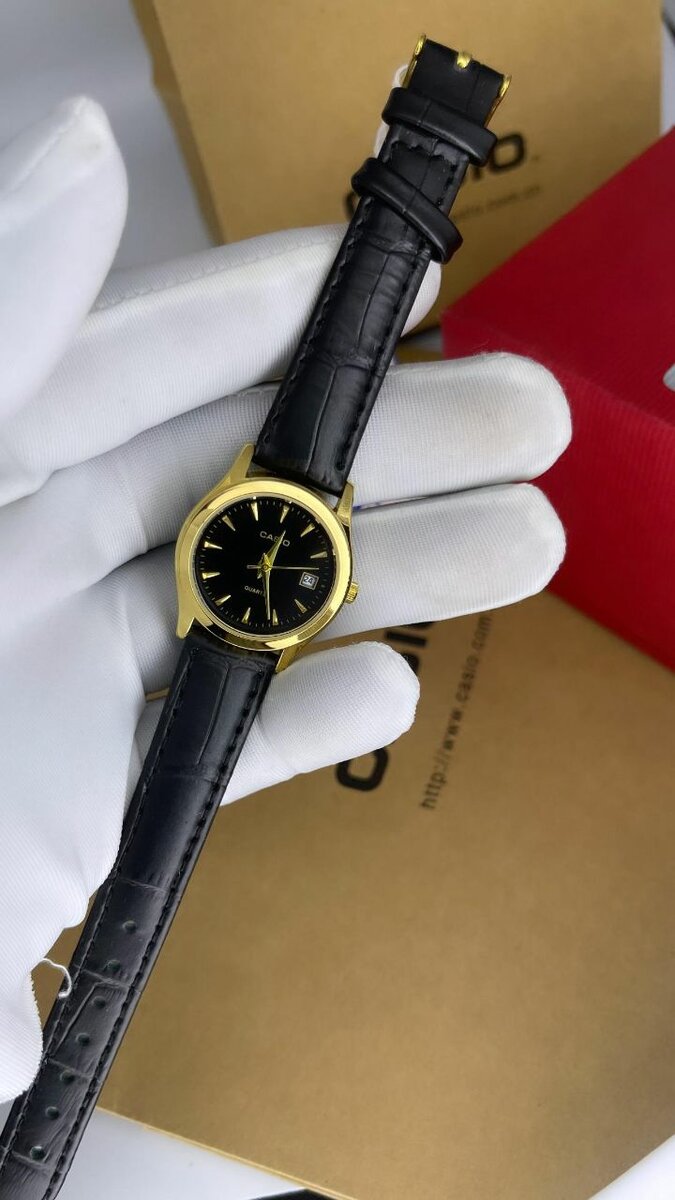 Montre Casio en cuir homme