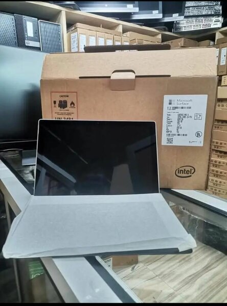 Microsoft surfaces pro 5 i5