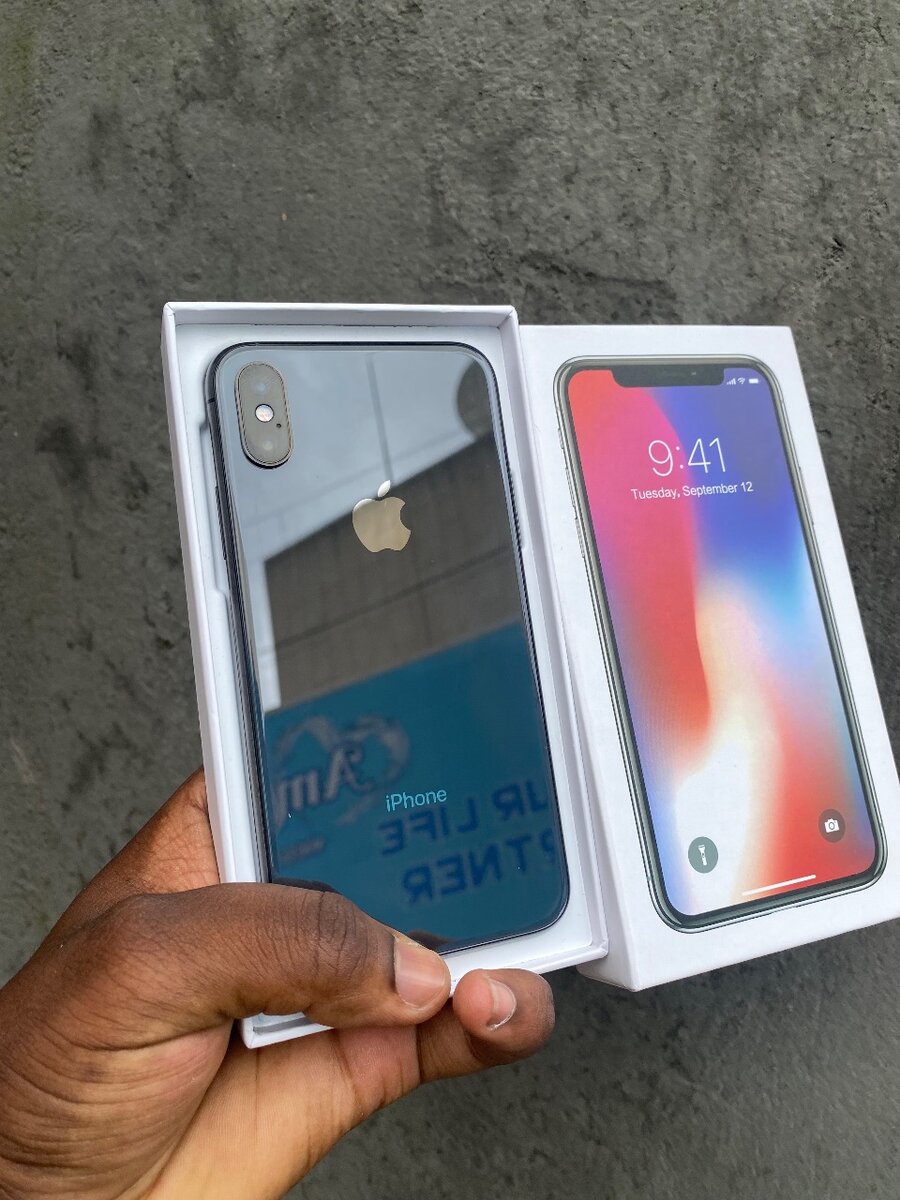 iPhone X 256.GB Open Box