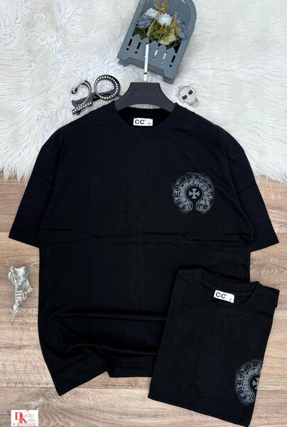 T-shirt Noir Avec Motif Unique