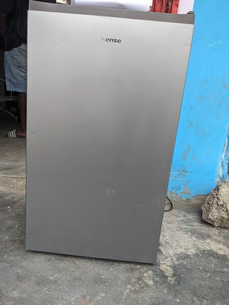 Hisense mini Fridge