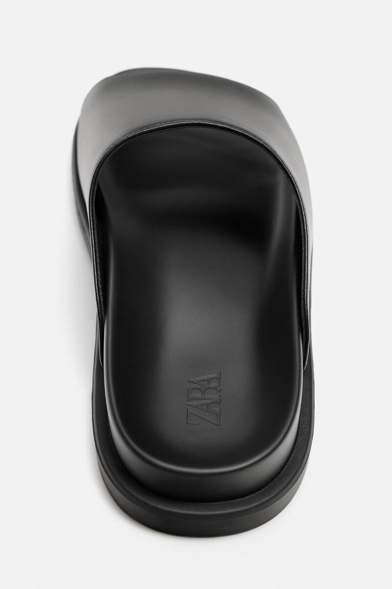 Zara Claquettes noire élégante