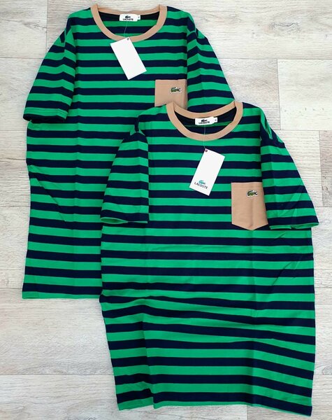 T-shirt rayé vert et bleu