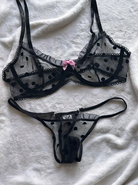 Lingerie noir et rose