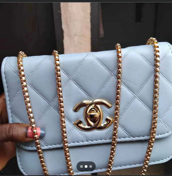 Sac à main matelassé bleu