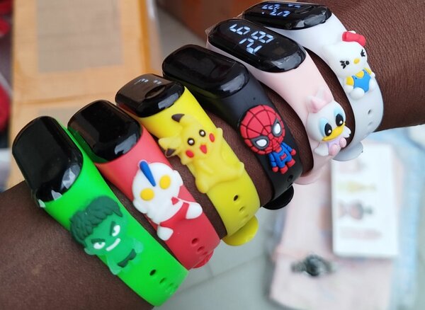 Bracelets connectés enfants amusants