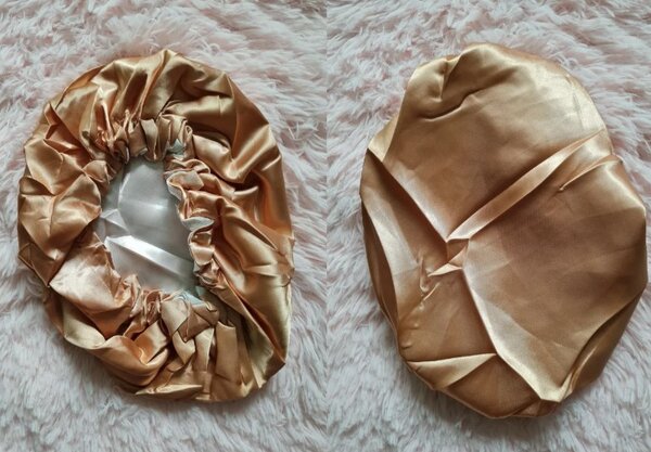 Bonnet en satin grande taille