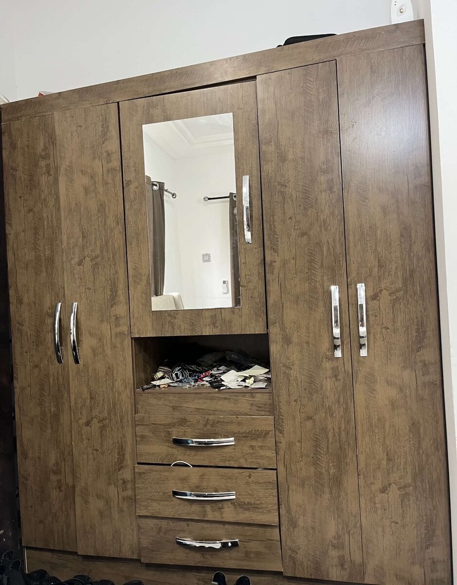 Detachable wardrobe