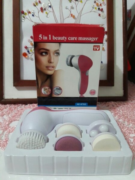 Brosse nettoyante électrique