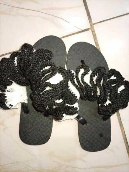 Sandales Tongs Tressées Noires