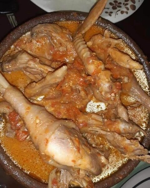 Poulet en Sauce Épicée