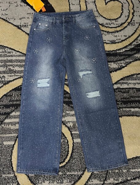 Jeans droits délavés et déchirés