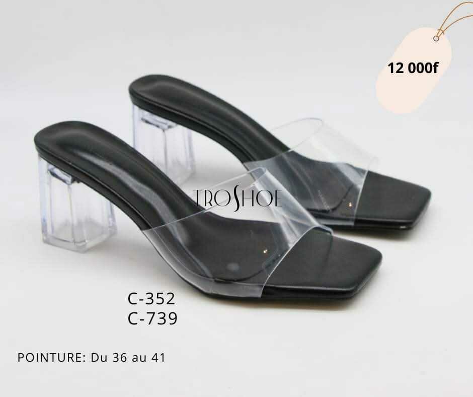 Sandales transparentes chic
