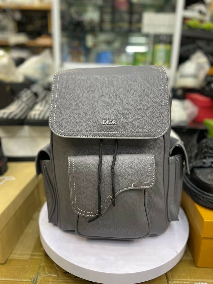 Sac à dos élégant en cuir Dior