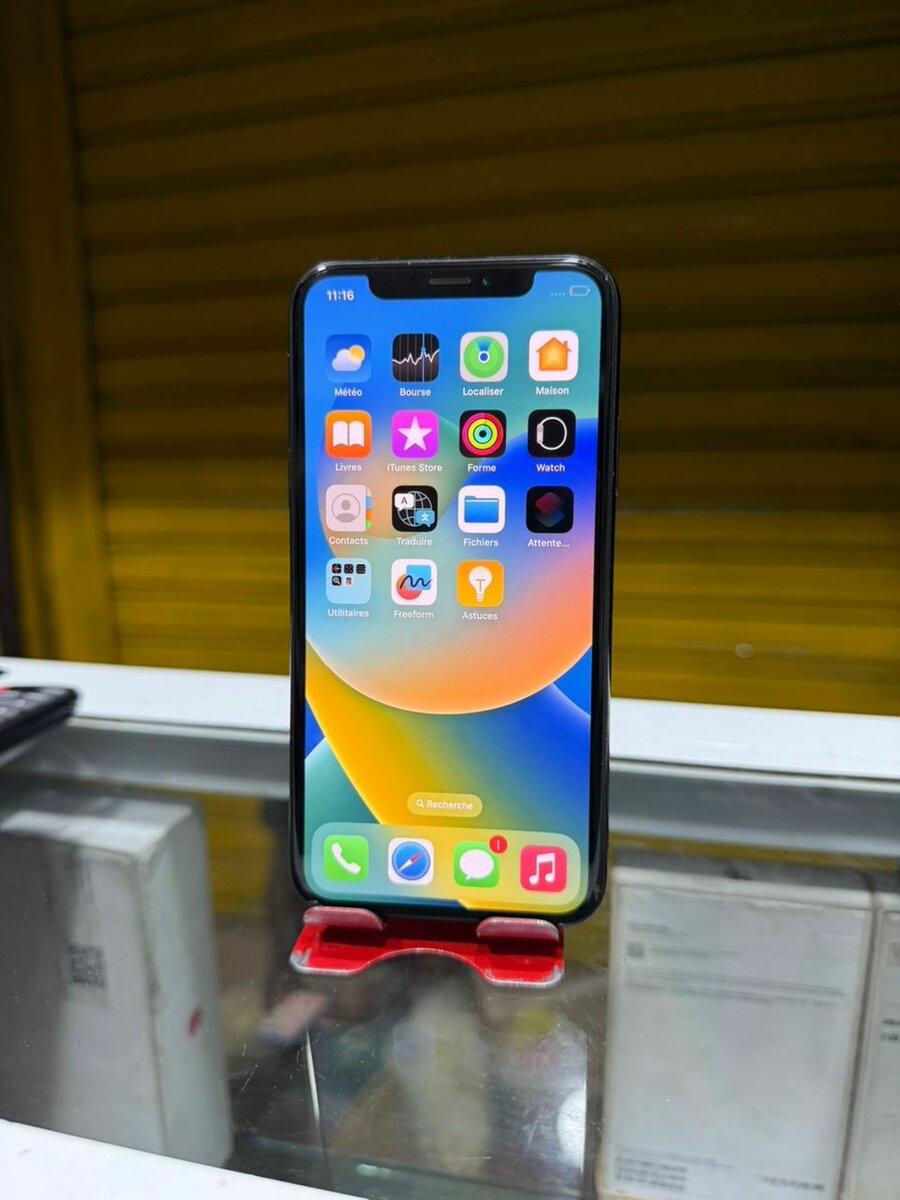 Iphone x 64giga tout passe