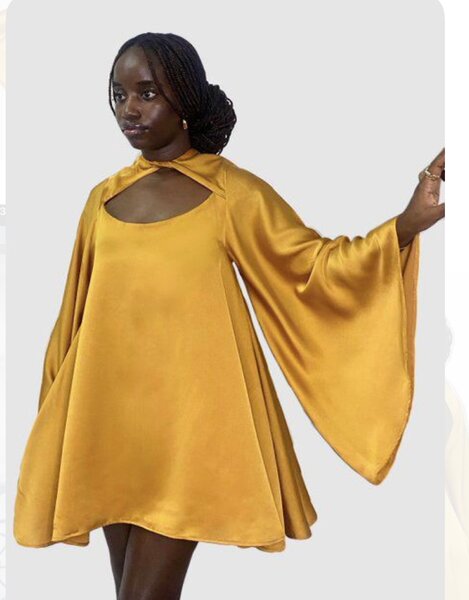 Robe trapèze dorée élégante