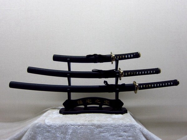 SABRE FORGÉ À LA MAIN