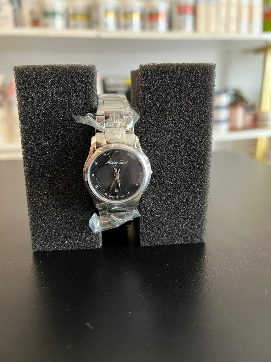 Montre élégante en acier inoxydable