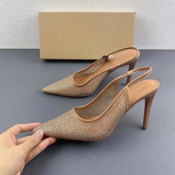 Elegant heel