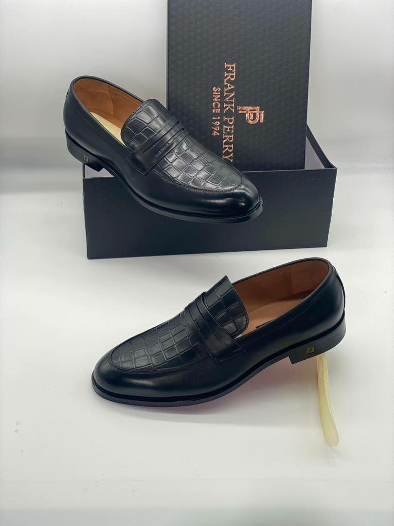Frank Perry Solid Leather Formal Shoes