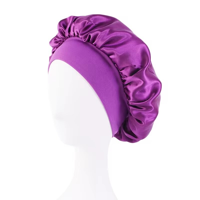 Bonnet de nuit en satin coloré