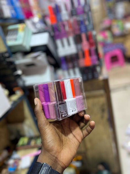 Vernis permanent en couleur