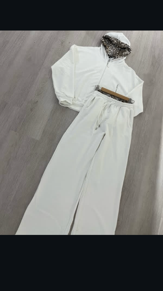 Ensemble de survêtement blanc