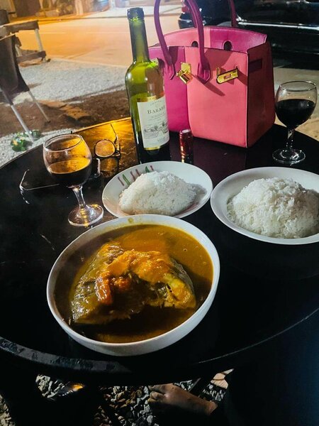 Délicieux plat de poisson épicé