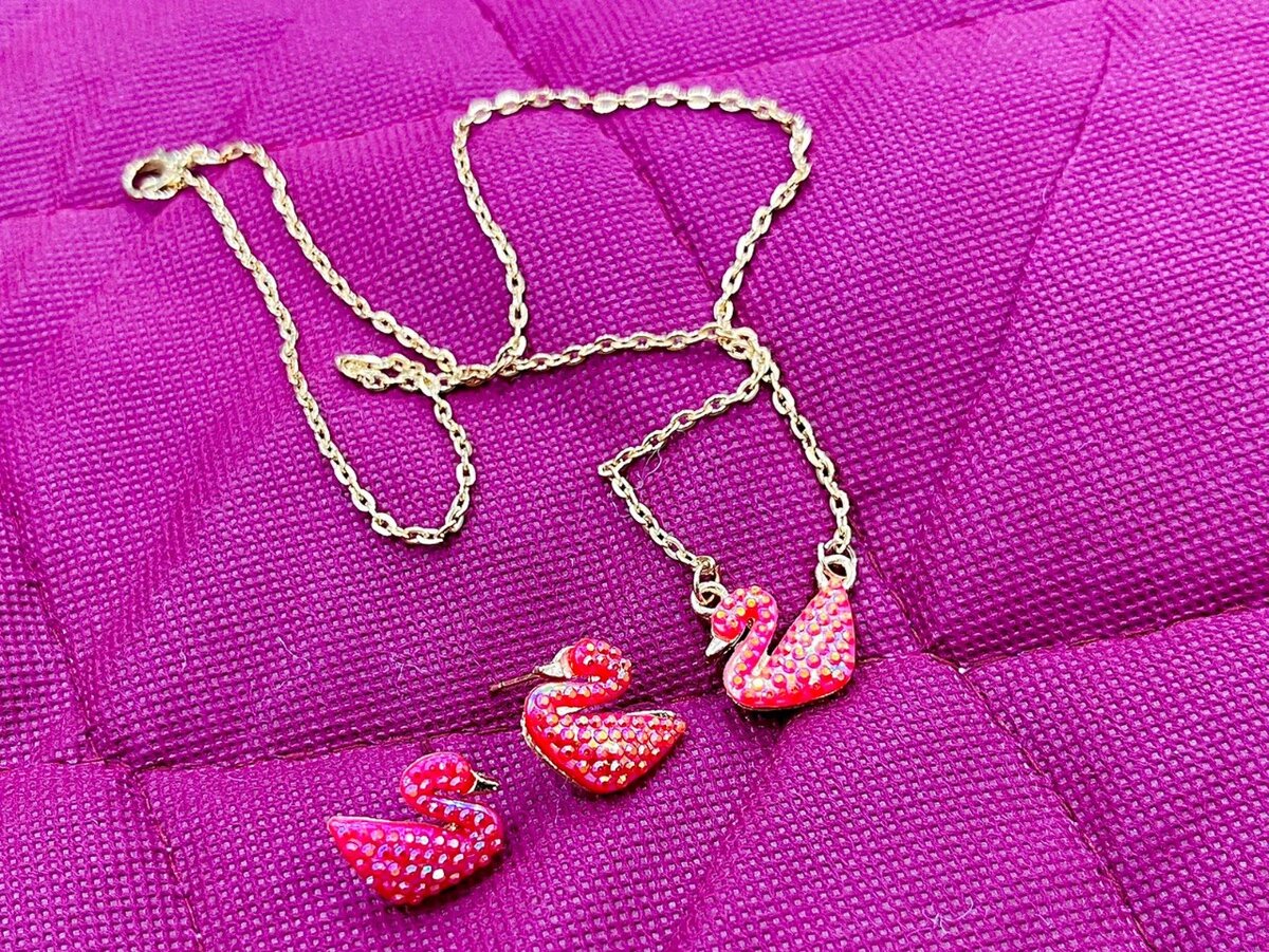 Swan Pendant with Earrings