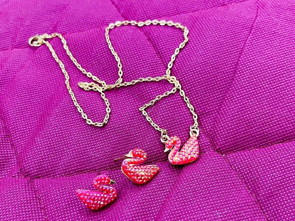 Swan Pendant with Earrings