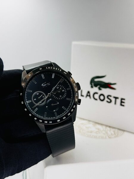 Montre élégante Lacoste