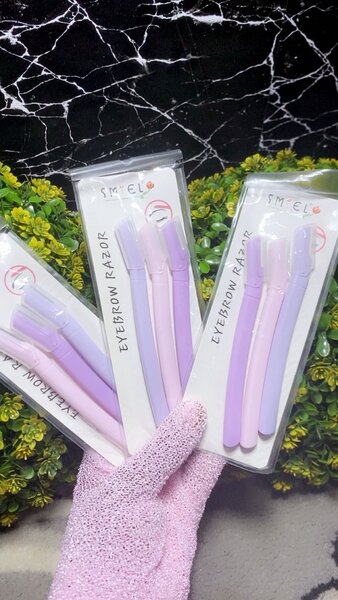 Rasoirs à Sourcils et visage